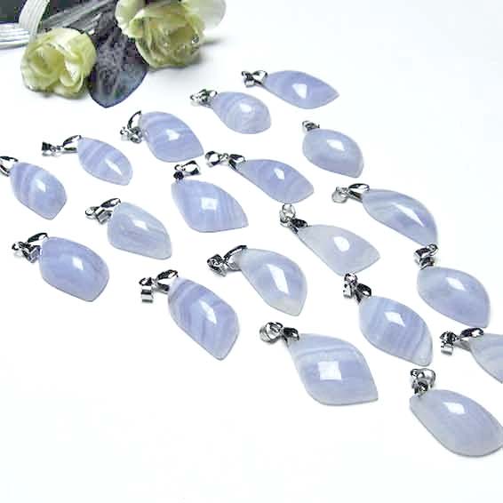 \P5倍&最大2,000円OFF/ ブルーレースアゲート ペンダント bluelace agate 空色縞瑪瑙 pendant メノウ アゲート ペンダントトッ...