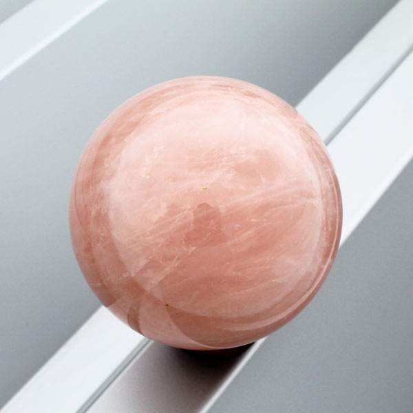 ローズクォーツ 丸玉 スフィア 3.4Kg 135mm 台座付属 一点物 送料無料 r...
