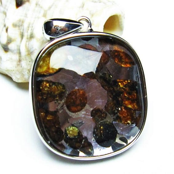 パラサイト 隕石 ペンダント オリビン 石鉄隕石 ペンダントトップ Pallasite Meteorite pendant メテオ..