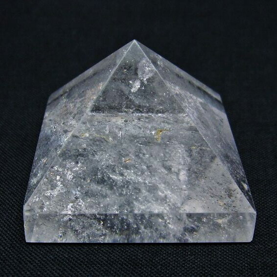 水晶 ピラミッド 置物 原石 透明 パワーチャージ 浄化 Crystal quartz 一...