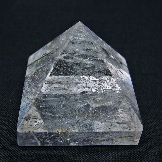 水晶 ピラミッド 置物 原石 透明 パワーチャージ 浄化 Crystal quartz 一...