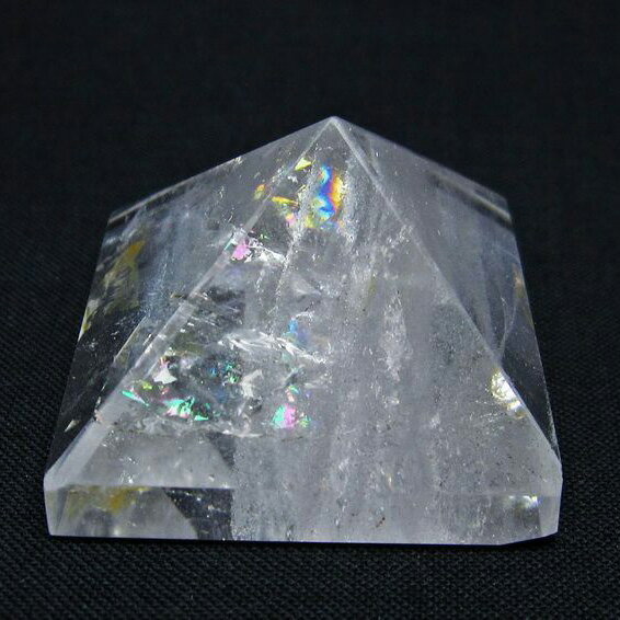 水晶 ピラミッド 置物 原石 透明 パワーチャージ 浄化 Crystal quartz 一...