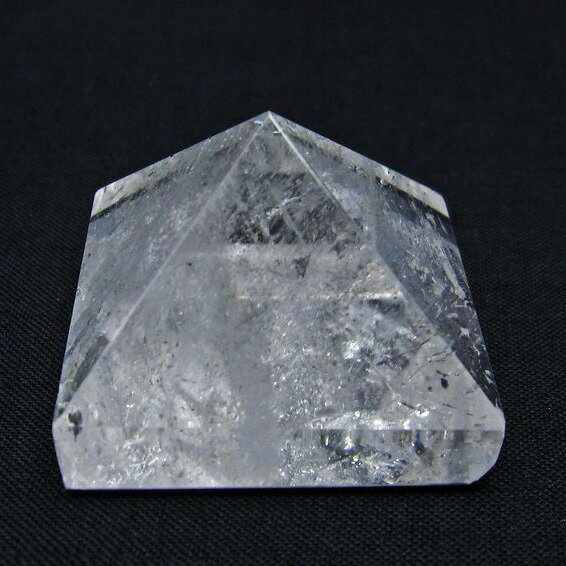 水晶 ピラミッド 置物 原石 透明 パワーチャージ 浄化 Crystal quartz 一...