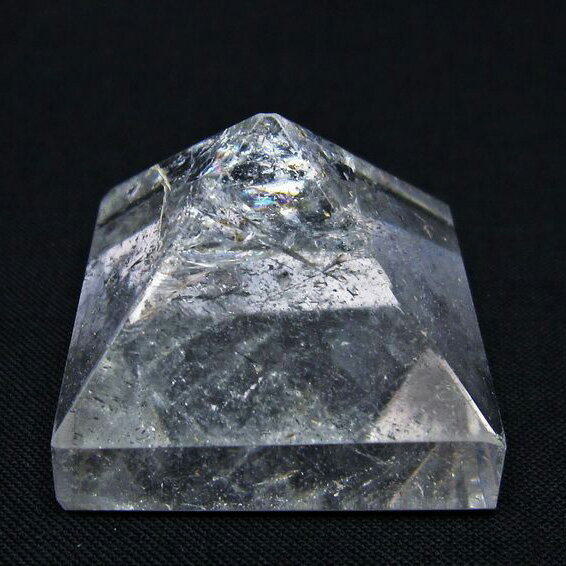 水晶 ピラミッド 置物 原石 透明 パワーチャージ 浄化 Crystal quartz 虹...