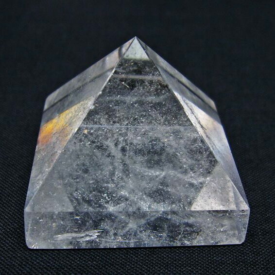 水晶 ピラミッド 置物 原石 透明 パワーチャージ 浄化 Crystal quartz 一...