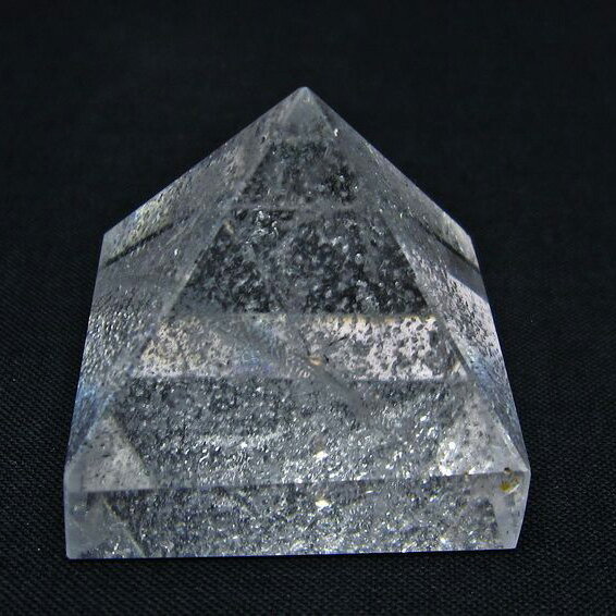 水晶 ピラミッド 置物 原石 透明 パワーチャージ 浄化 Crystal quartz 一...
