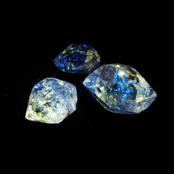 オイルインクォーツ 原石 石油入り 水晶 一点物 171-5218