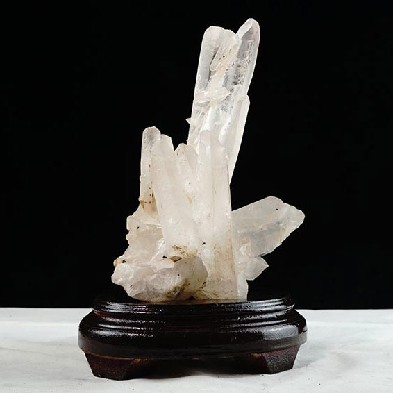1.7Kg 水晶 クラスター マダガスカル産 台座付属 送料無料 一点物 292-36