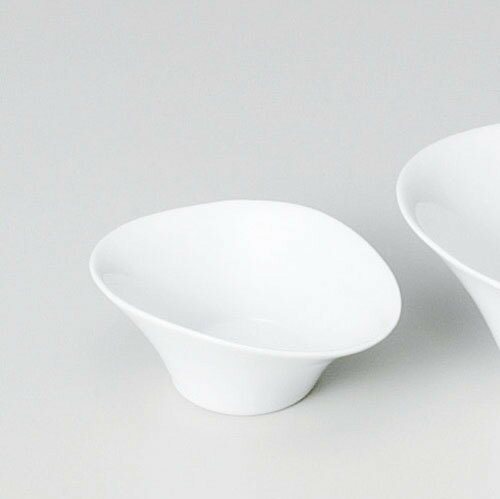Rakuten - 変形朝顔型　610-11076-01～03(Z605)カップ 深鉢 白陶磁器 和食器 洋食器 シンプル おしゃれ 飲食店 ホテル レストラン カフェ 居酒屋 施設 学校 給食 介護施設 家庭用 業務用 業務用食器
