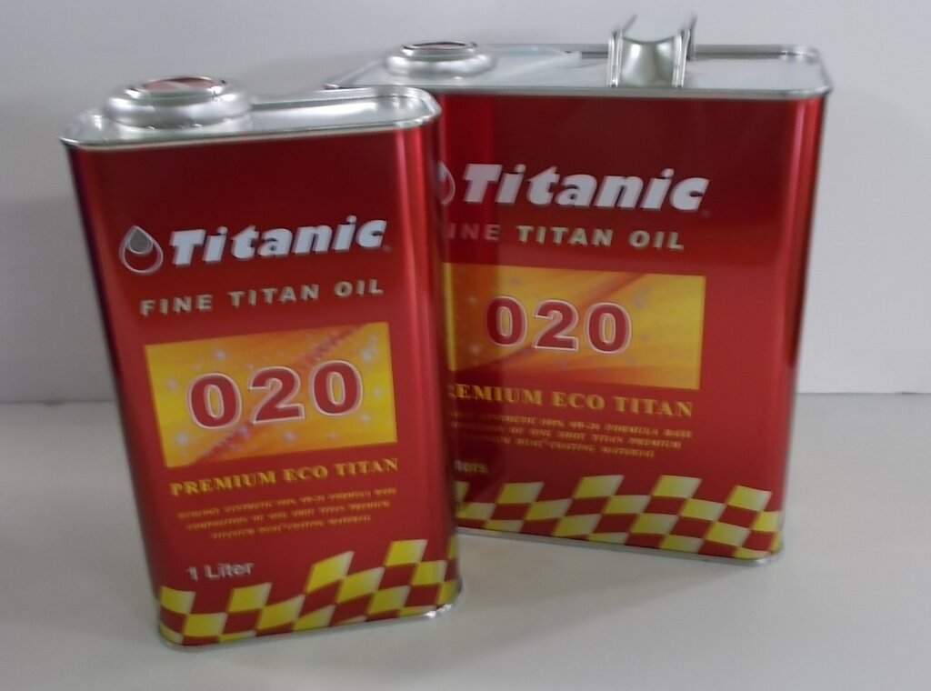 Titanic チタニック エコチタンプレミアム ECO TITAN PREMIUM 0W20 3L×1缶 1L×1缶 ワンショットチタンを初めからブレンドし超低粘度でも圧倒的な耐熱性と油膜保持力を実現 小型車から高級車まで対応のプレミアムオイル エコカーから高級車までこれ2缶(4L) 超低粘度の常識を覆す圧倒的な耐熱性と油膜保持力を初期ブレンドで実現したチタンオイル。 Titanic チタニックECO TITAN PREMIUM エコチタンプレミアム0W20 4L (3L×11L×1)耐熱用添加剤ブレンド超低粘度オイルで不安視される耐熱や油膜切れを別売りワンショットチタンプレミアムを初めからブレンドすることで解消。低燃費小型エンジンから新型高級車まで最高の性能を発揮。●注意事項●■運送途中にヘコミやスリキズが発生する場合がございます。使用上問題はございません、あらかじめご了承下さい。■商品到着後、液漏れがございましたら配達ドライバーさん、当店までご連絡お願いいたします。ご購入に際し商品情報やお客様ガイドをご確認いただき、ご承諾頂いたものといたします。ご不明な点は、ご購入前に必ずお問合せください。 5