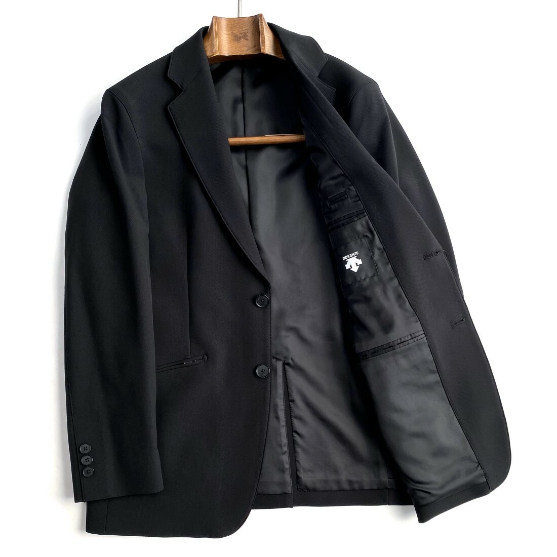 DESCENTE【デサント】ストレッチスーツ立体裁断撥水加工黒ブラック織柄総裏仕立て