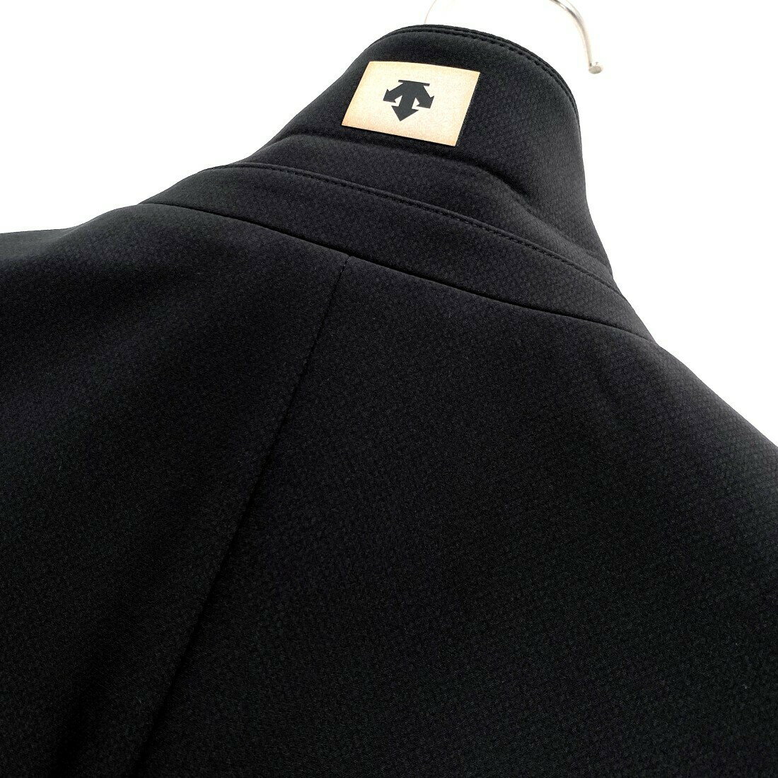 DESCENTE【デサント】ストレッチスーツ立体裁断撥水加工黒ブラック織柄総裏仕立て