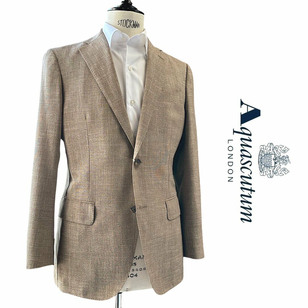 アクアスキュータム Aquascutum【アクアスキュータム】LoroPiana【ロロピアーナ】定価154,000円（税込）日本製（イタリア製生地使用）シルクリネン混ウールジャケットブラウンベージュ系背抜き仕立て（春夏モデル）