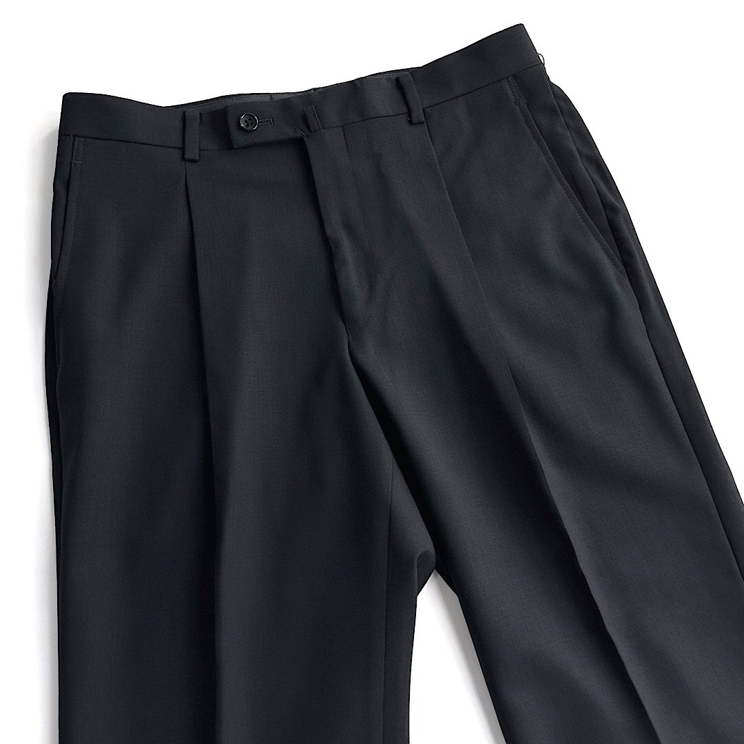 D'URBAN【ダーバン】定価28,600円（税込）日本製　薄手スラックス春夏　盛夏対応　メッシュ裏地紺　ネイビー　ワンタックウエスト76cm・79cm・82cm