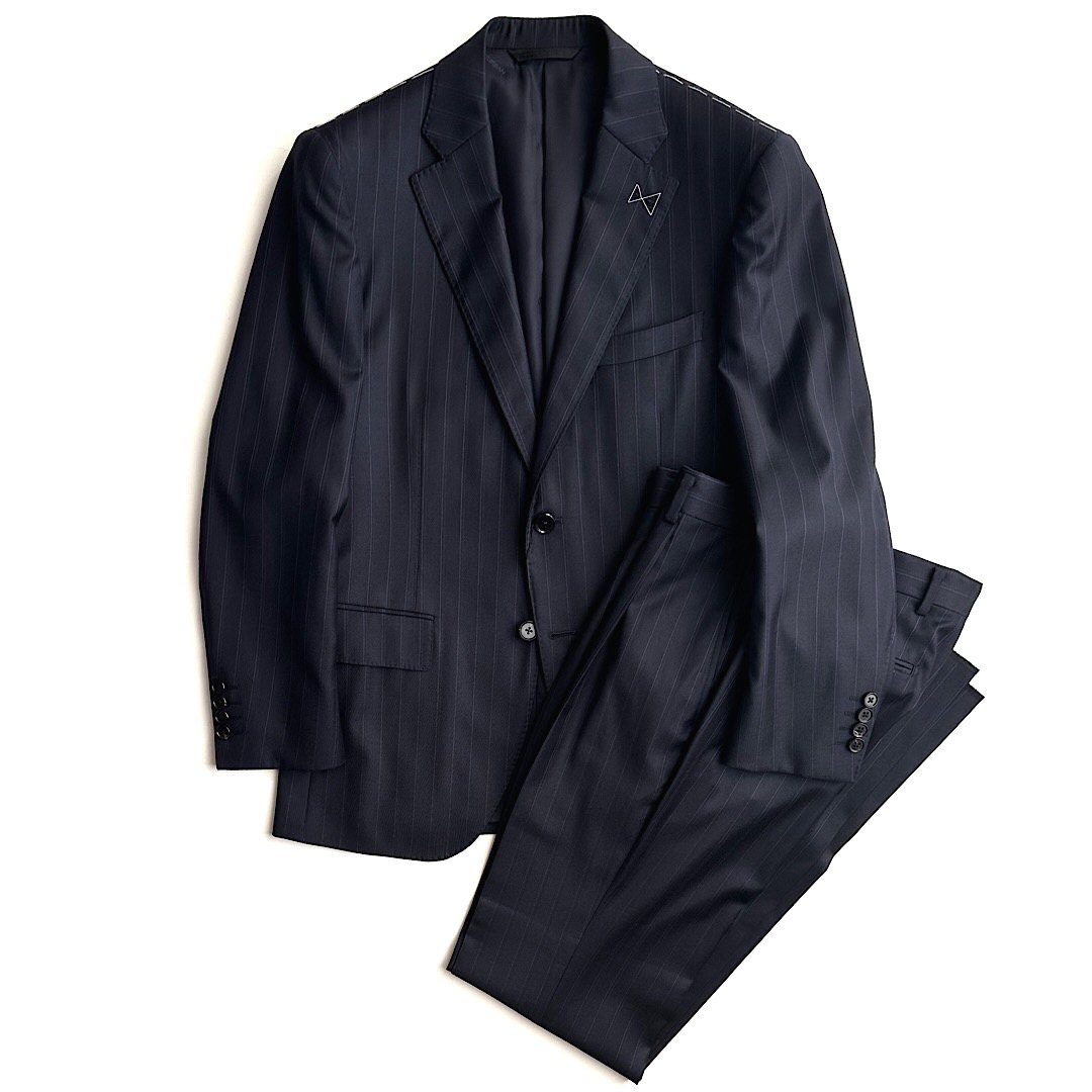 D'URBAN【ダーバン】定価264,000円(税込)日本製(イタリア製生地使用)LoroPiana ロロピアーナWISH Super 170’S Woolストライプウールスーツ秋冬 ネイビー系 A4サイズ