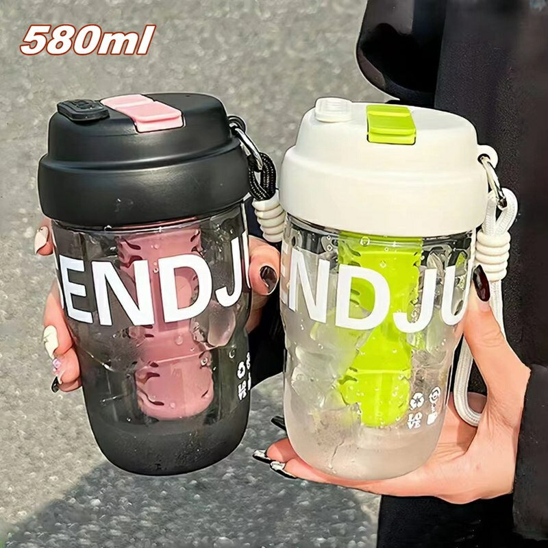 Other - タンブラー マグボトル 水筒 580ml ストロー 透明 直飲み コーヒー 溢れない 大人 ウォーター ボトル ワンタッチ 持ち運び 在宅ワーク 漏れ防止 マグ 大人用 男女兼用 プラスチック オフィス アウトドア レジャー 登山 キャンプ スポーツボトル 通勤 運動 洗いやすい