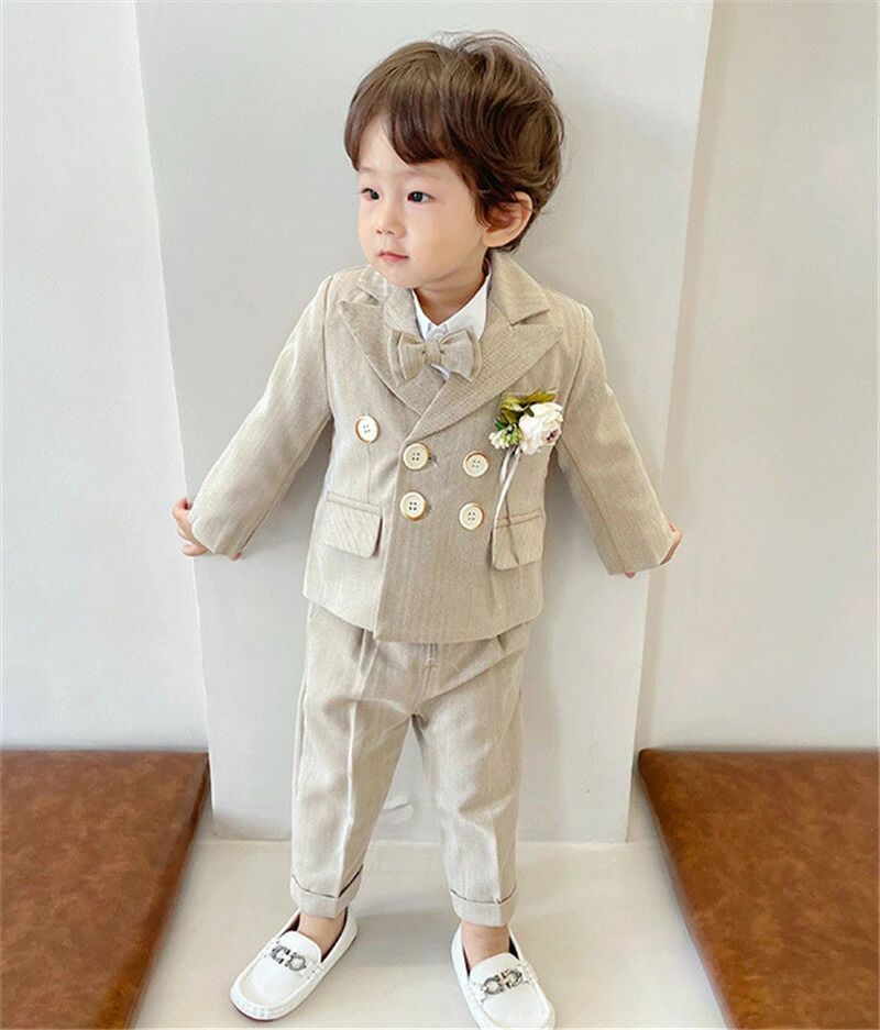 Rakuten - 男の子 スーツ 子供服 入園式 入学式 フォーマル 長袖 韓国風 男の子スーツ 結婚式 子供スーツ キッズ 3点セット 蝶ネクタイ付き 男児 キッズスーツ ジャケット ベスト ズボン 紳士服 かっこいい 子ども服 秋 お宮参り ピアノ 発表会 卒業式 幼稚園 七五三 誕生日