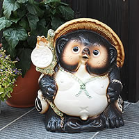 【今だけ限定10%OFFクーポン配布中】【送料無料】11号かえる付き狸！信楽焼たぬき！縁起物のタヌキ 陶器タヌキ たぬき置物 やきもの しがらきやき 焼き物 狸 タヌキ 信楽 カエル［ta-0008］