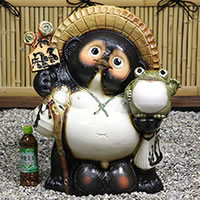 【今だけ10%OFFクーポン配布中】【送料無料】20号蛙付き信楽焼たぬき！縁起物のタヌキ 陶器タヌキ たぬき置物 やきもの しがらきやき 焼き物 狸 タヌキ 信楽 ［ta-0122］