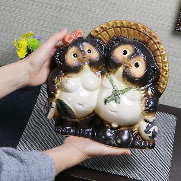 【送料無料】8号アベック狸!信楽焼たぬき!縁起物のタヌキ 陶器タヌキ たぬき置物 やきもの しがらきやき 焼き物 狸 タヌキ 信楽 狸 アベックタヌキ[ta-0217] [2]