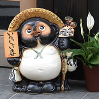 【今だけ限定10%OFFクーポン配布中】【送料無料】11号表札狸！信楽焼たぬき縁起物タヌキ 陶器タヌキ たぬき置物 やきもの しがらきやき 焼き物 狸 タヌキ 信楽 たぬき 名前入れたぬき 文字入れ狸 ［ta-0233］