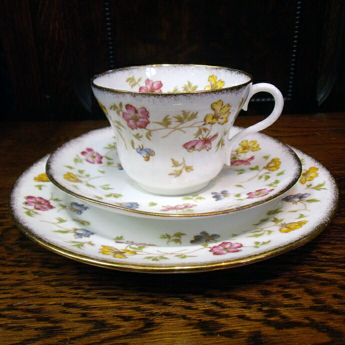 アンティーク トリオ カップ&ソーサー Paragon パラゴン 1913年頃 ヴィンテージ 食器 陶磁器 キッチン雑貨 テーブルウェア ティ—セット 茶器のサムネイル