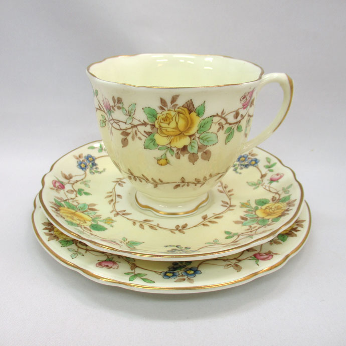 アンティーク トリオ カップ&ソーサー Royal Doulton ロイヤルドルトン Rosedale V2357 1928-1973年頃 ヴィンテージ 食器 陶磁器 キッチン雑貨 テーブルウェア