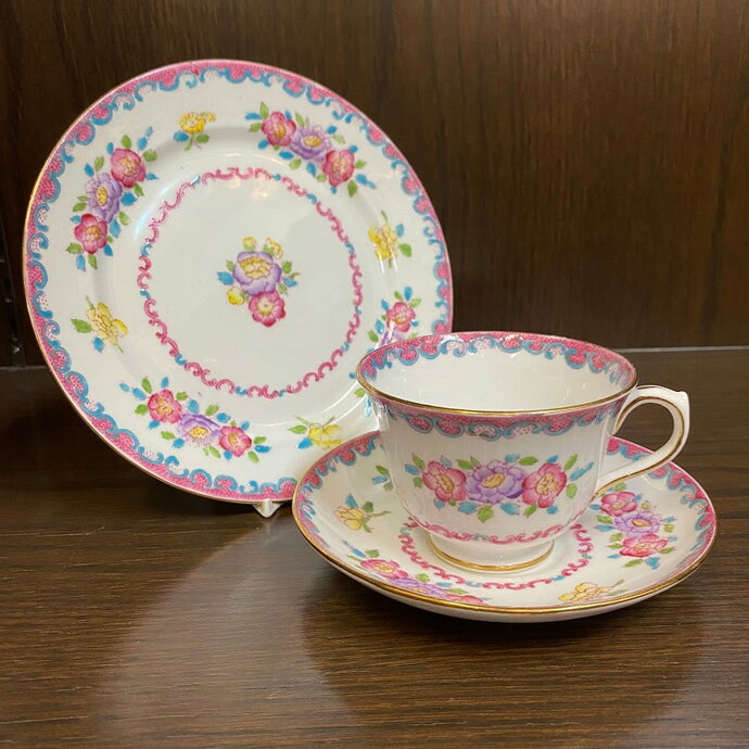 アンティーク トリオ ティーカップ&ソーサー Royal Albert ロイヤルアルバート 1917-1927年 ヴィンテージ 食器 陶磁器 キッチン雑貨 テーブルウェア ティ—セット 茶器