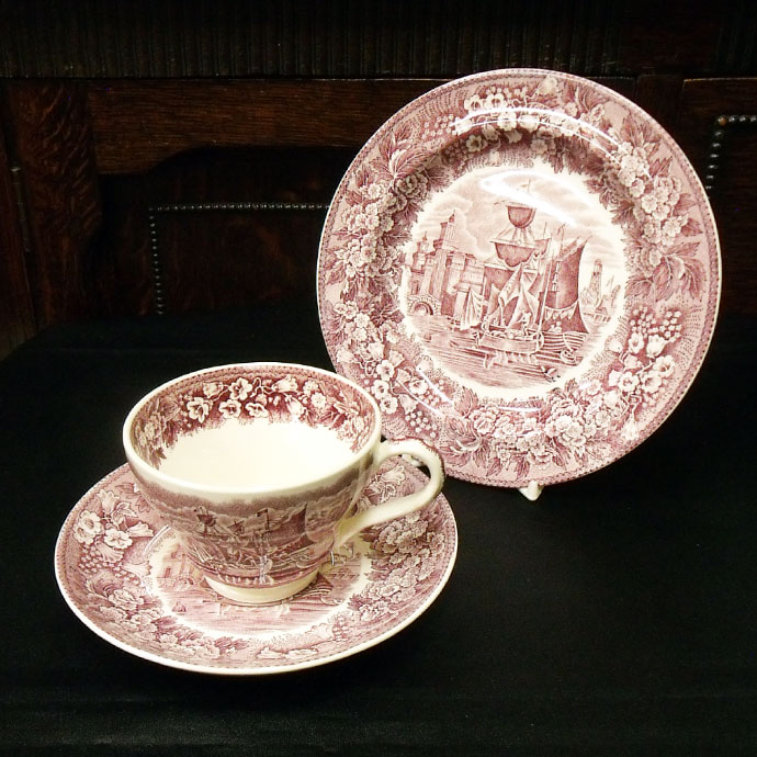 ◆アンティーク食器・陶磁器　ウェッジウッド（Wedgwood） フェラーラ　ティーカップ・トリオ／1940-1950年頃のサムネイル