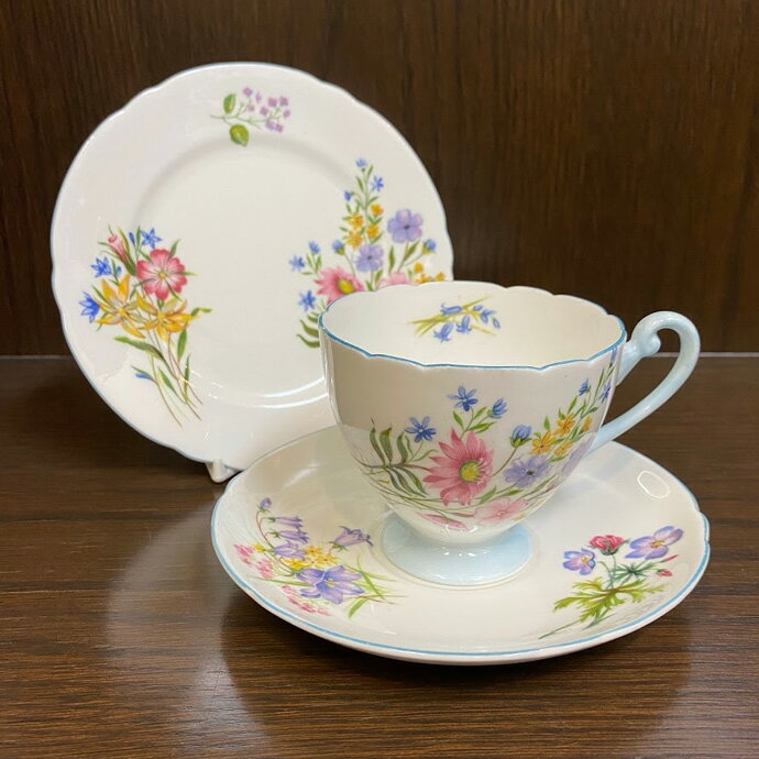 アンティーク トリオ カップ&ソーサー Shelley シェリー Wild Flowers 1938-1966年頃 イギリス ヴィンテージ 食器 陶磁器 キッチン雑貨 テーブルウェア ティ—セット 茶器のサムネイル