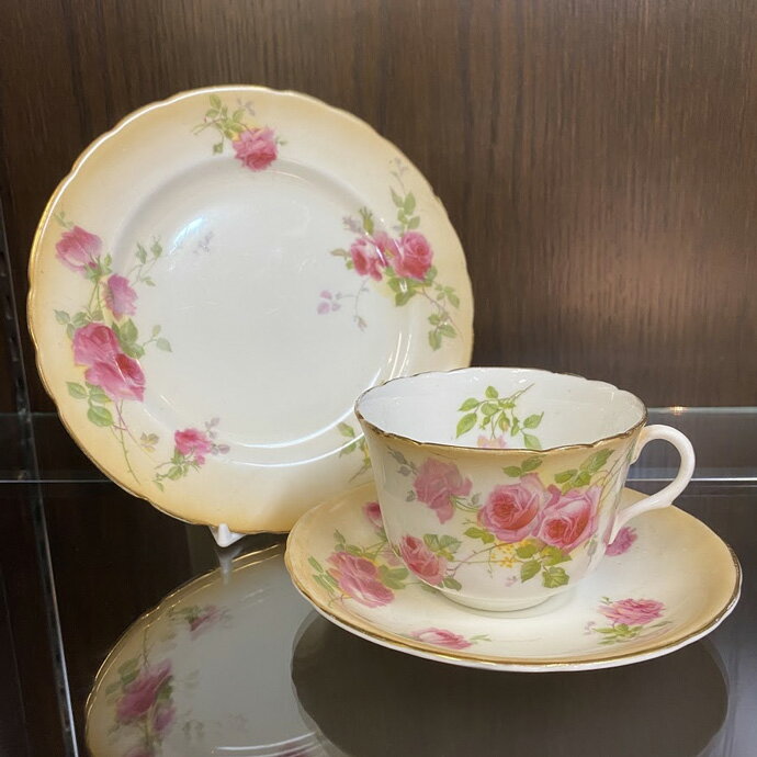 アンティーク トリオ カップ&ソーサー Royal Doulton ロイヤルドルトン 1902年-1922年頃 ヴィンテージ 食器 陶磁器 キッチン雑貨 テーブルウェア