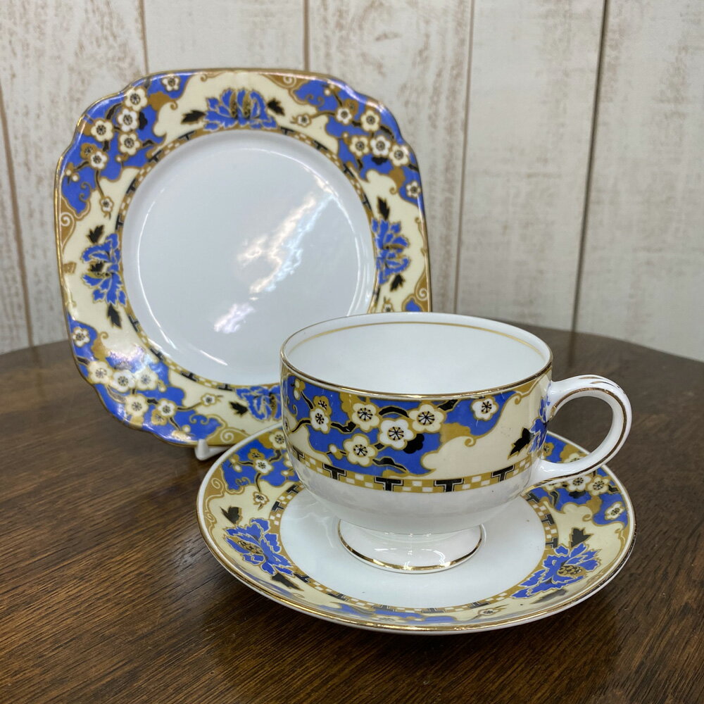 ヴィンテージ トリオ カップ&ソーサー Royal Albert ロイヤルアルバート Hawthorne ホーソーン 1927-1935年頃 アンティーク 食器 陶磁器 キッチン雑貨 テーブルウェア ティ—セット 茶器