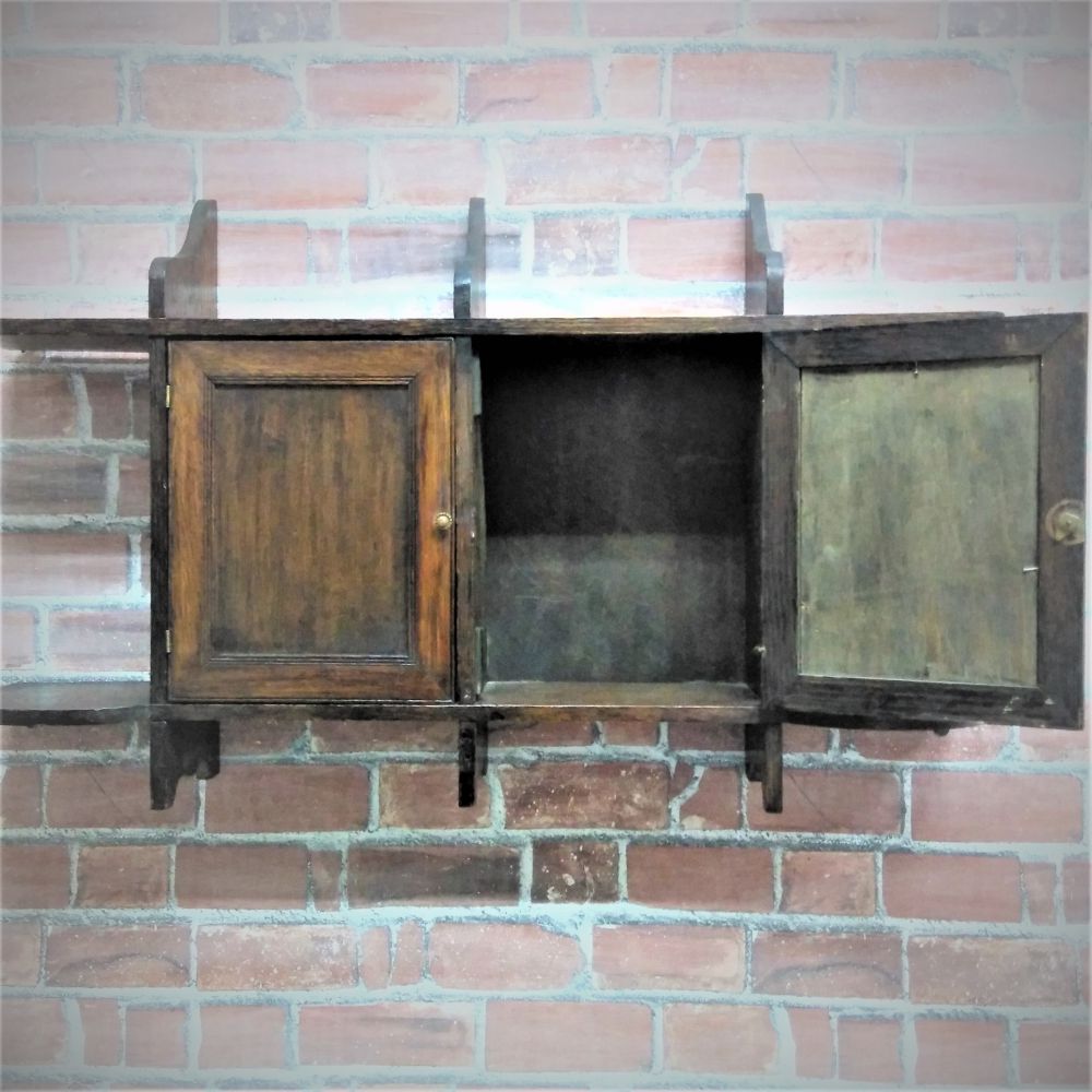 アンティーク家具 壁掛け棚・開き戸 木製 小雑誌 小物入れ