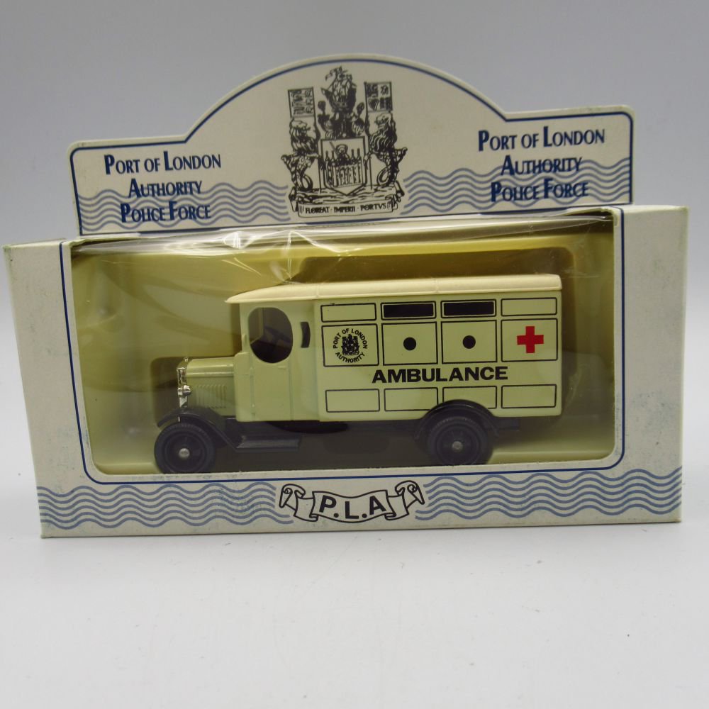 ヴィンテージ ミニカー LLEDO レド 救急車 P.L.A AMBULANCE 1970-1980年頃 英国製 アンティーク トイ おもちゃ 模型 レトロ