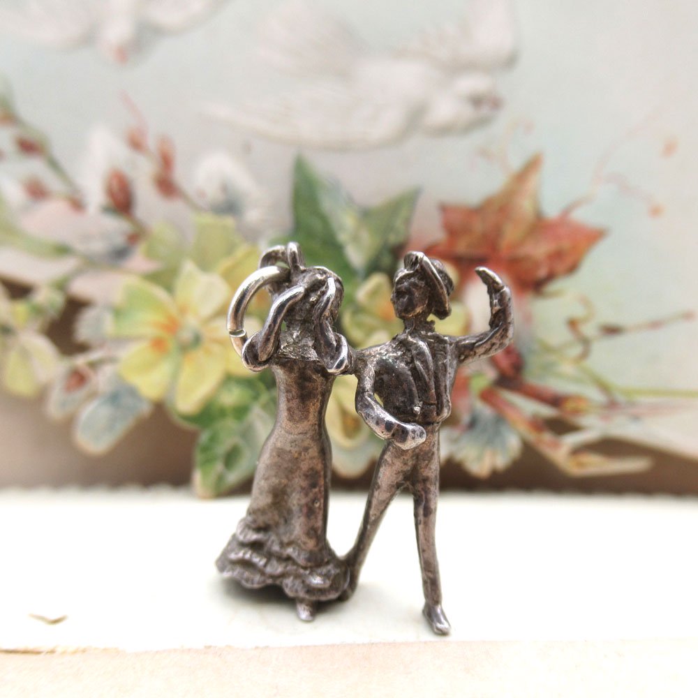 ヴィンテージ ジュエリー チャーム おそらくシルバー925 ダンス フラメンコ アンティーク ファッション 欧州雑貨 アクセサリー レトロ パーツ