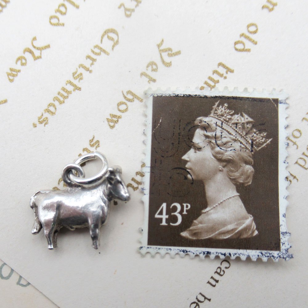 ヴィンテージ ジュエリー チャーム おそらくシルバー925 雄牛 ブル アンティーク ファッション 欧州雑貨 アクセサリー レトロ パーツ 動物