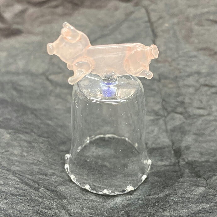 アンティーク ガラスシンブル 豚 英国ハンドメイド ヴィンテージ ソーイング 裁縫 アイテム インテリア 雑貨 かわいい 指貫 指ぬき 動物のサムネイル