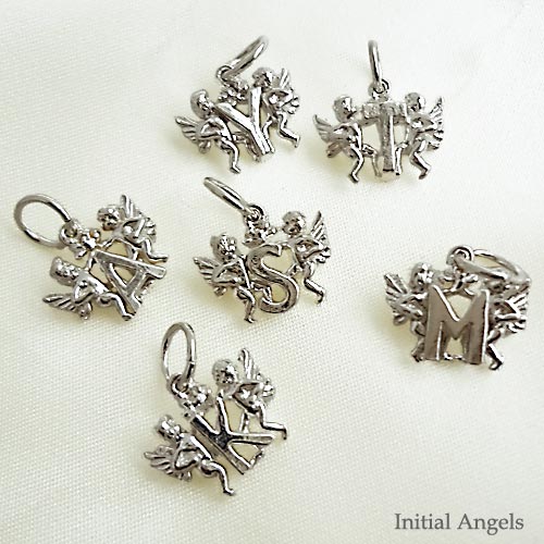 シルバー チャーム アルファベット イニシャル エンジェル イギリス製 アクセサリー パーツ ネックレス ブレスレット ピアス スターリングシルバー 925 銀...
