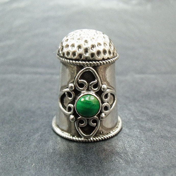 アンティーク シルバー&メノウ シンブル ヴィンテージ ソーイング 裁縫 アイテム インテリア 雑貨 かわいい 陶磁器 指貫 指ぬき 銀 瑪瑙 アゲートのサムネイル