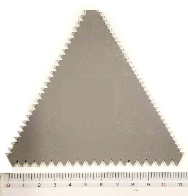 陶彫 スクレーパ 三角 樹脂製 大きさの違うギザギザ