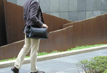 SADDLE 牛革ダレスボストンバッグ 木製ハンドル ブラック 男性用 メンズ ダレスバッグ 革 本革 レザー 日本製 A4 ショルダー付き 2way ビジネスバッグ 鞄 かばん バッグ 【送料無料】