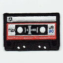 ワッペン「 カセットテープ 」可愛いイラストの刺繍ワッペン