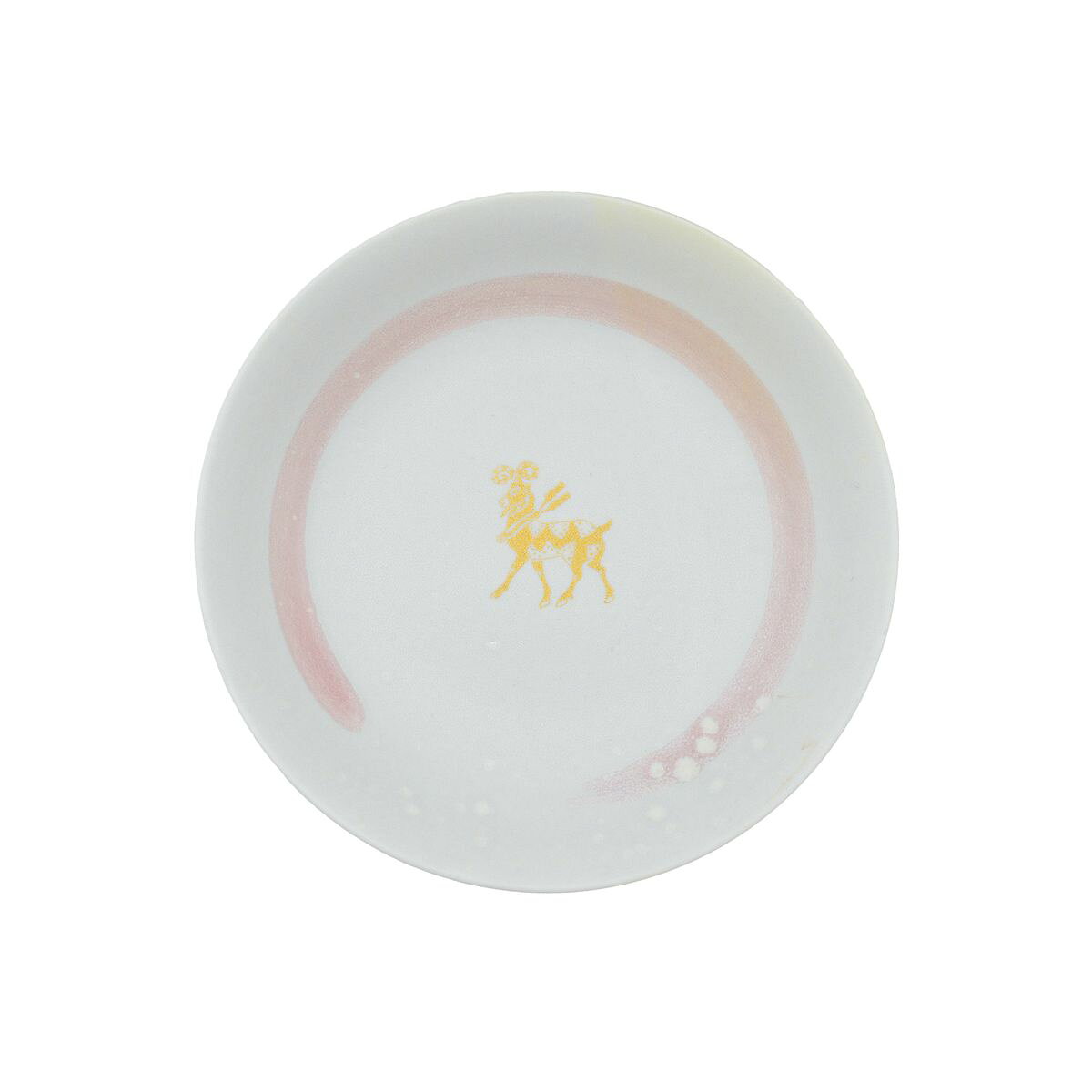 商品情報サイズ大きさ：直径14cm x 高さ2.7cm※掲載商品の在庫は、常時確認するよう努めていますが、実店舗と共有しておりますので、まれに在庫切れにも関わらず、ご注文が完了してしまう場合があります。 そのためご注文完了後、在庫切れのご連絡を入れさせて頂く場合があります。お客様にはご迷惑をお掛け致しますが、ご理解の程よろしくお願いいたします。※商品の色合いは、ご使用のモニターや環境によって多少異なる場合があります。 ※茶道具は、ひとつひとつ手作業で仕上げる為、風合いや模様の出方が1点1点全て異なりますので、あらかじめご了承ください。【茶道具】銘々皿　円相　羊　1枚　大きさ：直径14cmx高さ2.7cm　千寿窯　（紙箱） 茶道具 銘々皿　干支銘々皿　羊 5