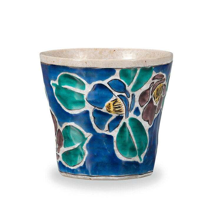 【九谷焼】フリーカップ 吉田屋山茶花（紺）/幸洋窯【九谷焼】フリーカップ 吉田屋山茶花（紺）/幸洋窯 商品説明 ＜約360年続く歴史ある、九谷焼の世界＞ 九谷焼の特徴は、「呉須（ごす）」とよばれる藍青色で線描きし、「五彩」とよばれる、赤・黄・緑・紫・紺青の5色での絵の具を厚く盛り上げて塗る彩法です。 絵柄は大胆な上絵付けがなされており、力強い印象を与えます。 こちらの商品は日用使いにも贈り物にもおすすめです。 九谷焼の色彩の深みと厚く盛り上げる着彩の、風合いをお楽しみください。 商品詳細情報 商品サイズ 口径9.2×高さ8.4cm容量：250cc 箱の種類 紙箱 作家 幸洋窯 九谷焼 世界に誇るジャパンクタニ伝統が生み出した五彩の美ジャパン・クタニとして、世界中から評価され、その名を馳せる九谷焼。約360年の歴史と伝統の技が、現代にも継承され、あまたの人々に長く愛され続けています。豪放華麗な色絵装飾を中心とした、独特な風格を誇る石川県金沢の伝統工芸。鮮やかに日常生活を彩ります。九谷焼の作品の魅力は、五彩(赤・緑・黄・紫・紺青)を基調とした、その独自の色彩が重なりあって生まれる重厚感にあります。北国ならではの力強い素地に、優美な色絵装飾を施し、作品を作り上げられています。手にとった時に感じる、和絵具のなめらかな質感もきっと楽しんでいただけることでしょう。独自な個性を放ちながら、生活に深く息づいていく伝統工芸品「九谷焼」。どうぞ末永くご愛用ください。 用途や贈る相手に合わせて、8種類のギフト包装紙からご選択いただけます。 熨斗のご要望があれば、お申し付けください。用途に合わせた熨斗をご用意いたします。 贈り物と共に、相手へメッセージを伝えるお手伝いをいたします。無記入でメッセージカードのみも同梱可能です。 ご希望の方には、商品の大きさに合わせて、各種紙袋をご用意しております。 ＜陶らいふ＞ギフト 行事一覧（こちらの商品は以下のような 贈り物 用途に適しています） 【おすすめ】伝統工芸品 石川県 金沢 和食器 九谷焼の贈答で"想い"を届ける 結婚祝い / 内祝い / 結婚式（引き出物） / 父の日 / 母の日 / 敬老の日 / 出産祝い / 成人祝い / 新築祝い / 還暦祝い / 快気祝い / 入学祝い / 就職祝い / 退職祝い / 引越し祝い / 独立・開業祝い / 誕生日祝い / 還暦祝い / 古希祝い / 喜寿祝い / 傘寿祝い / 米寿祝い / 金婚式 銀婚式 祝い / お中元 / お歳暮 /など その他「陶器 ギフト」として、 お土産 / 記念品 / お祝い返し / 粗品 /などとしても 人気 があります。