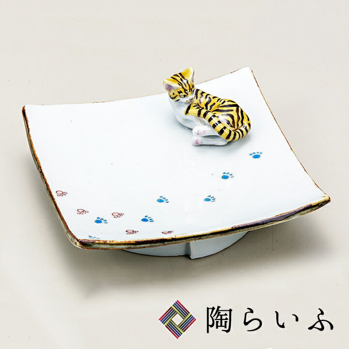 九谷焼5.5号台皿猫/文吉窯化粧箱入り
