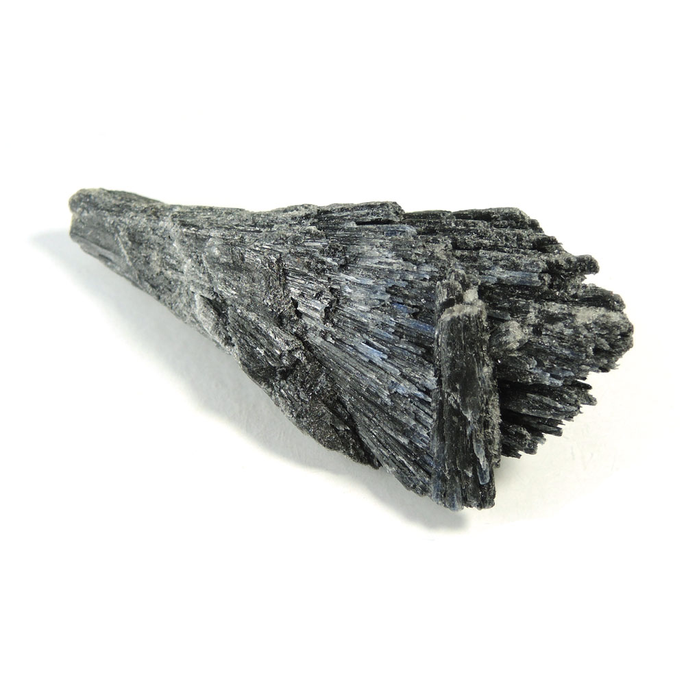  クーポンで10%OFF ブラックカイヤナイト 結晶 原石 産地 ブラジル Kyan...