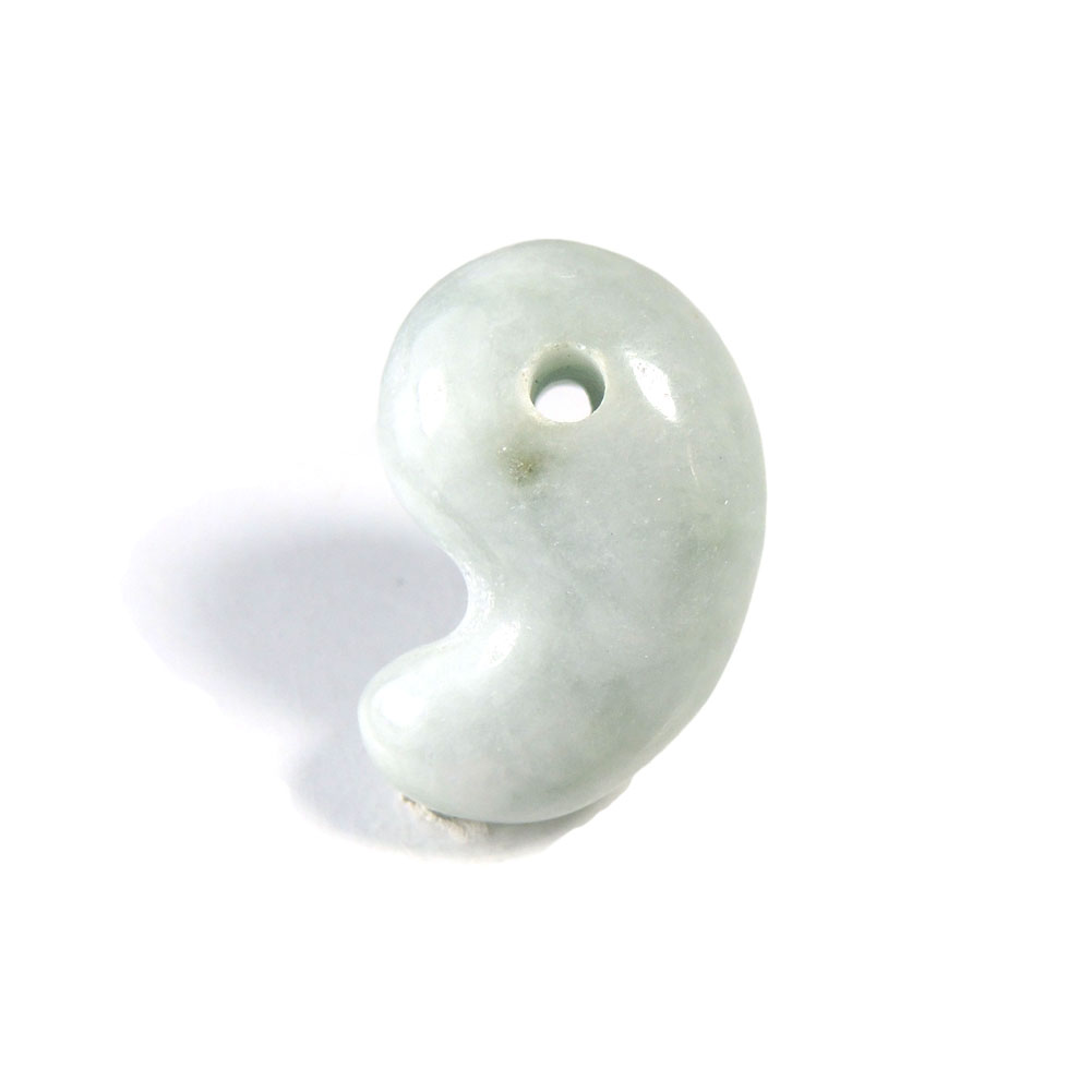 【クーポンで10%OFF】ジェード 翡翠 ヒスイ 勾玉 5月 誕生石 1点もの 現品撮影 AH-211