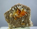 【クーポンで10%OFF】ウルフェナイト 原石 産地 アメリカ アリゾナ州 wulfenite モリブデン鉛鉱 天然石 鉱物 1点もの 現品撮影 WUL-2