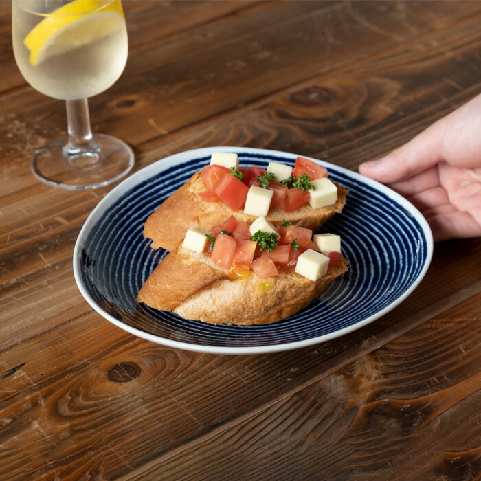 波佐見焼 indigo aidama【藍玉】変形多用皿 藍染駒筋 Φ20.5×高さ3.5cm 約360g うつわ 盛り鉢 おかず 和食器 磁器 丈夫 インディゴアイダマ はさみ焼 みくら HASAMI おしゃれ