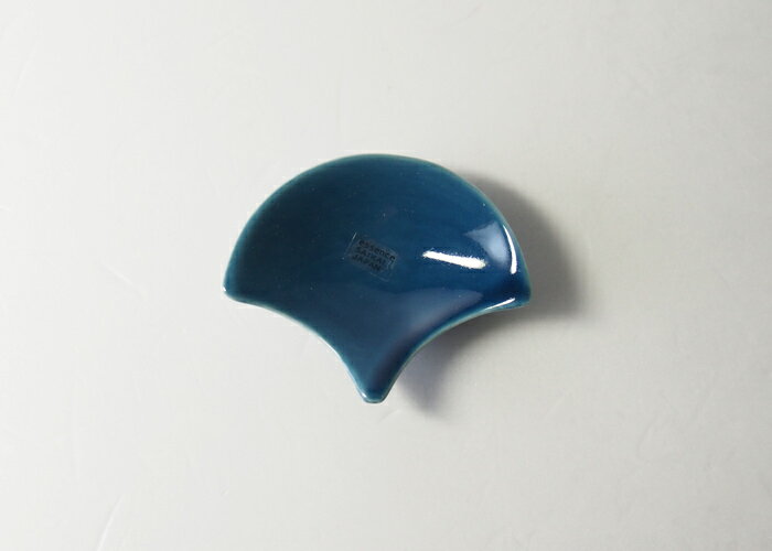 【在庫限り】波佐見焼 パターンレスト リーフ（紺）箸置き はしおき アクセサリートレイ 薬味入れ 磁器 エッセンス ギフト 贈り物 【essence】 HASAMI おしゃれ